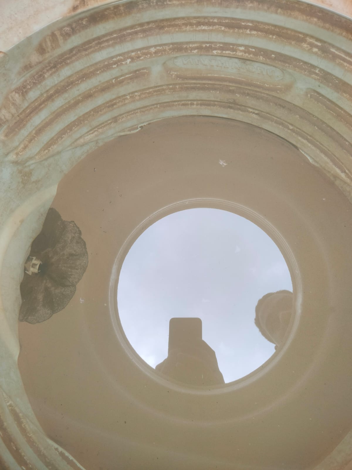 Professional water tank cleaning work in Delhi